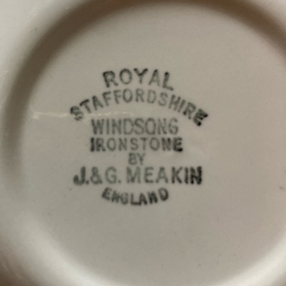 Vintage Red Royal Staffordshire J&G Meakin Windsong Platter Transferware - Picture 2 of 2